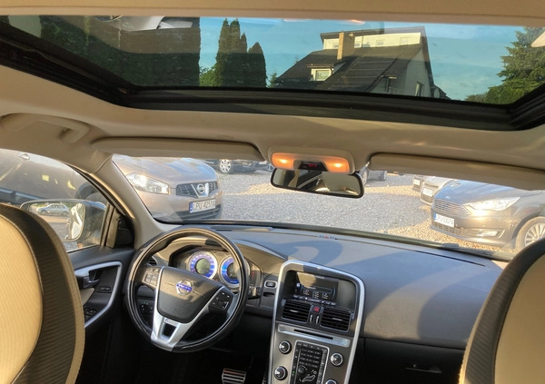 Volvo XC 60 cena 58900 przebieg: 242000, rok produkcji 2011 z Puławy małe 121